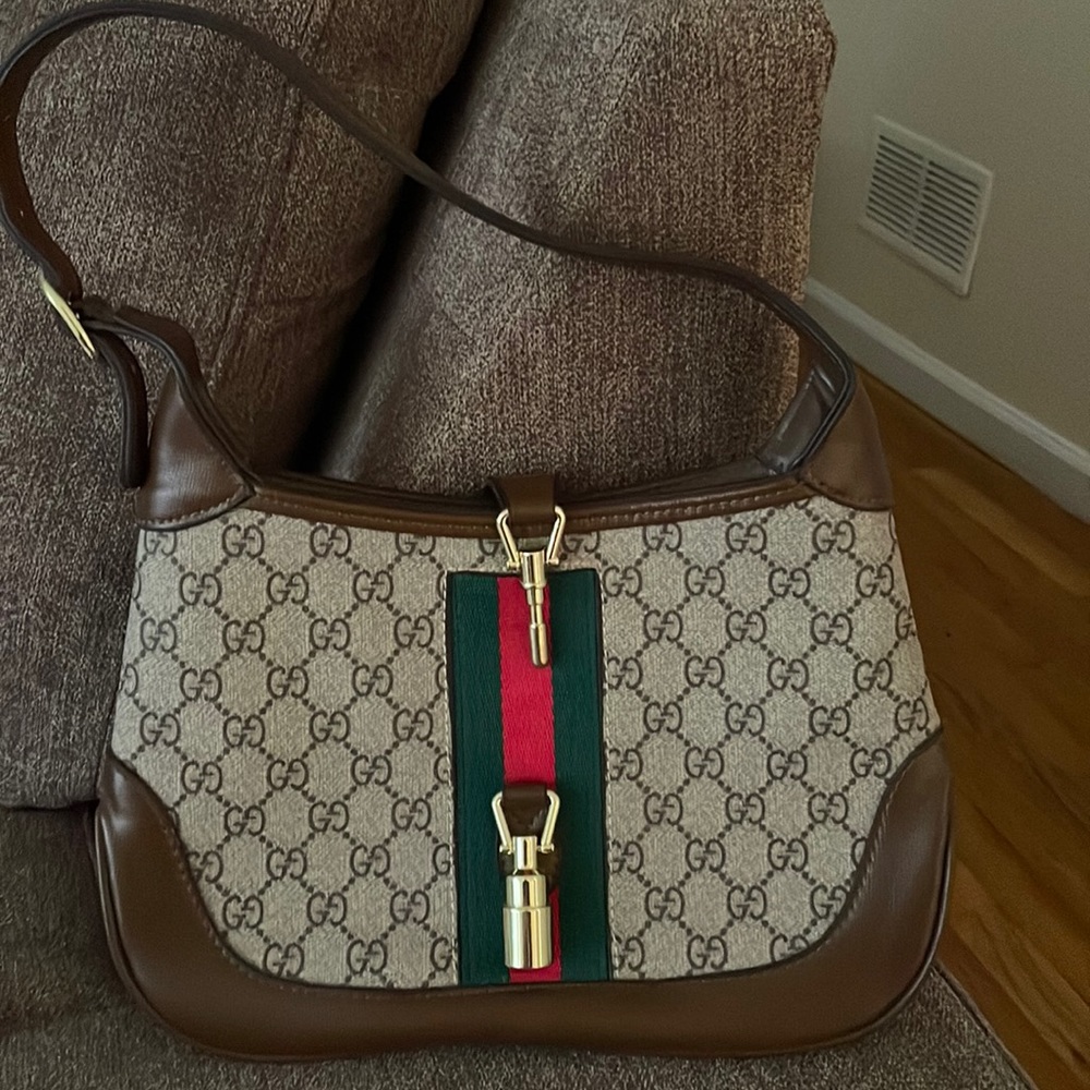 Used once. Not authentic. Jackie O style bag.